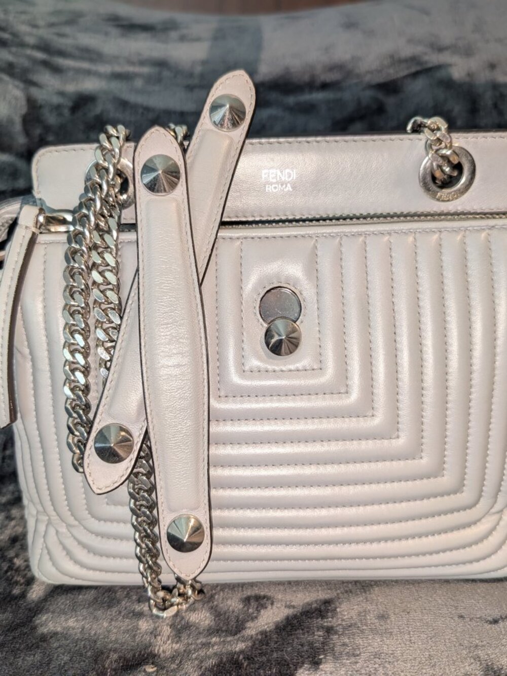 FENDI Dotcom Click Chain Shoulder Bag (Authentication Included) - Picture 2 of 16